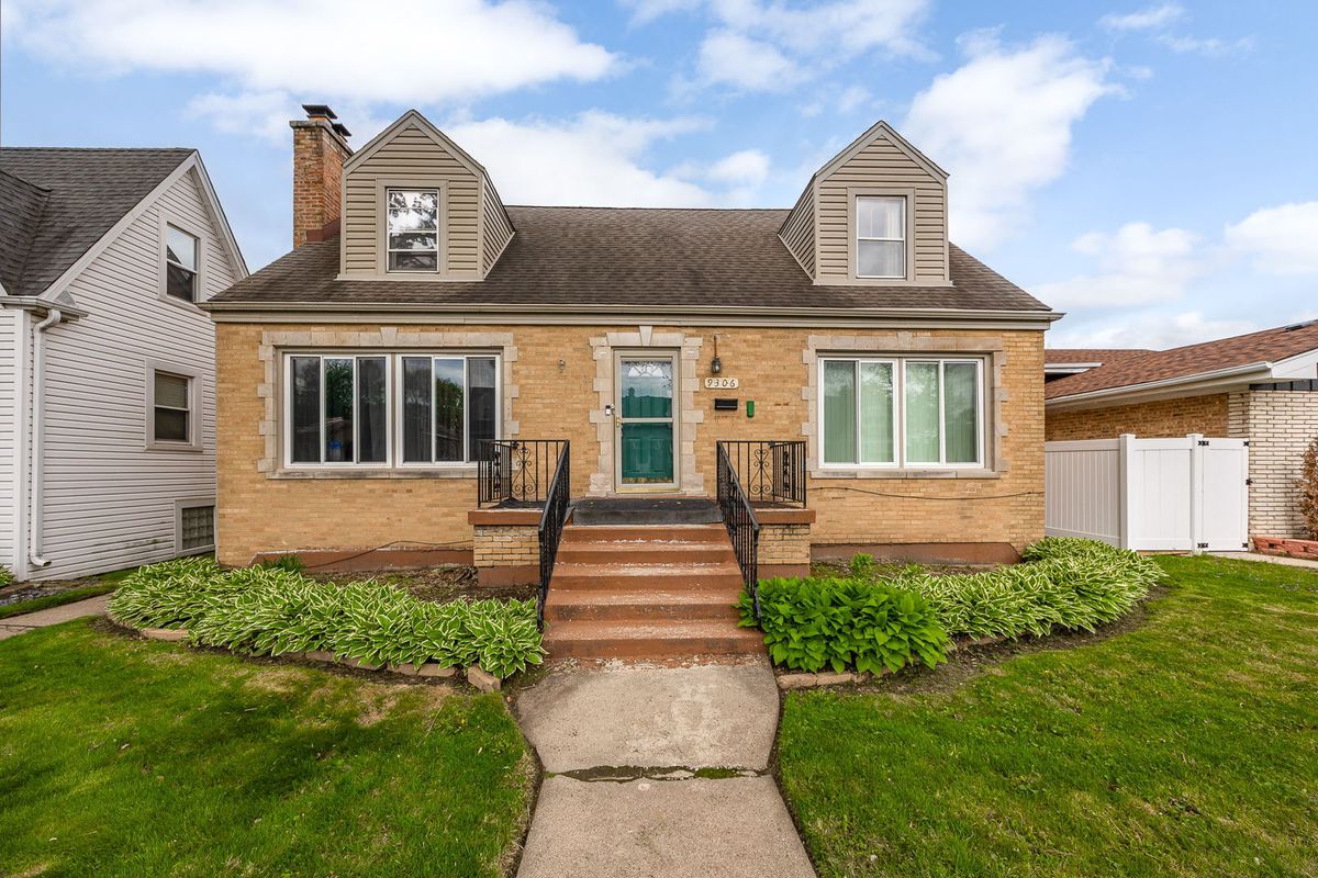 9306 54th Avenue, Oak Lawn, IL 60453