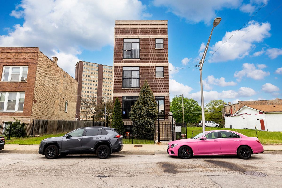 4245 Langley Avenue, Chicago, IL 60653