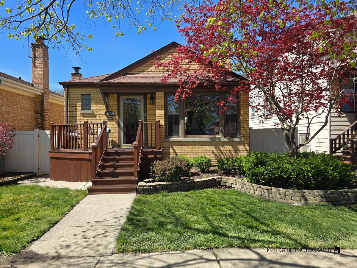 10928 Albany Avenue, Chicago, IL 60655