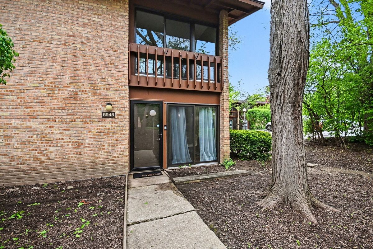 5945 Meadow Drive, Lisle, IL 60532