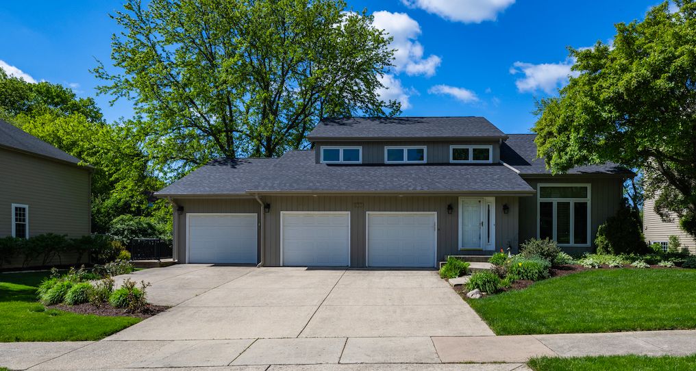 833 Huntleigh Drive — Naperville, IL 60540