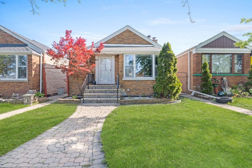 3737 70th Street, Chicago, IL 60629