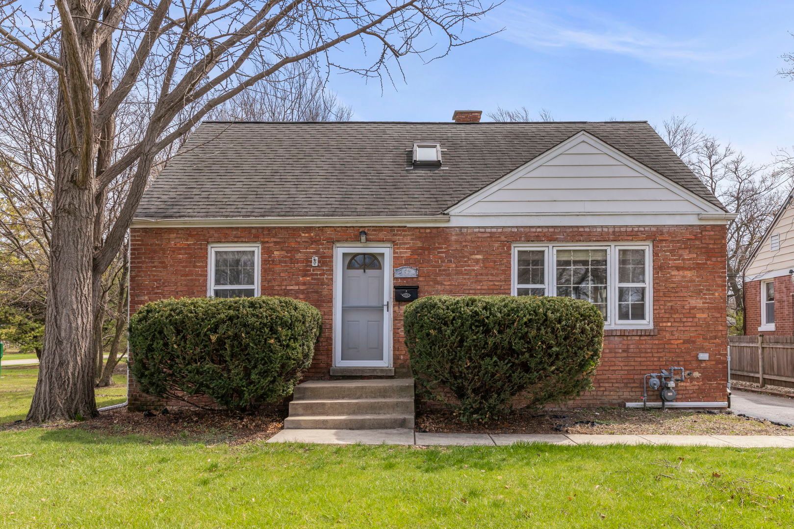 261 Melrose Avenue — Elmhurst, IL 60126