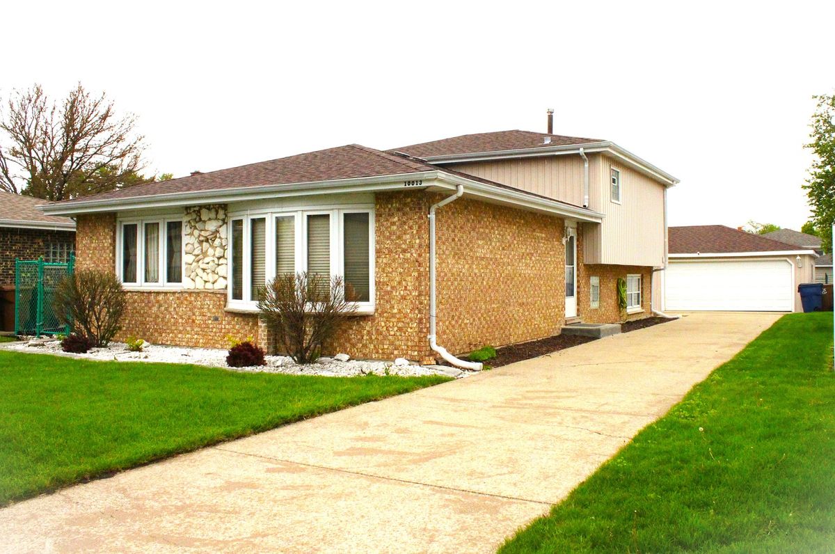 10013 Menard Avenue, Oak Lawn, IL 60453