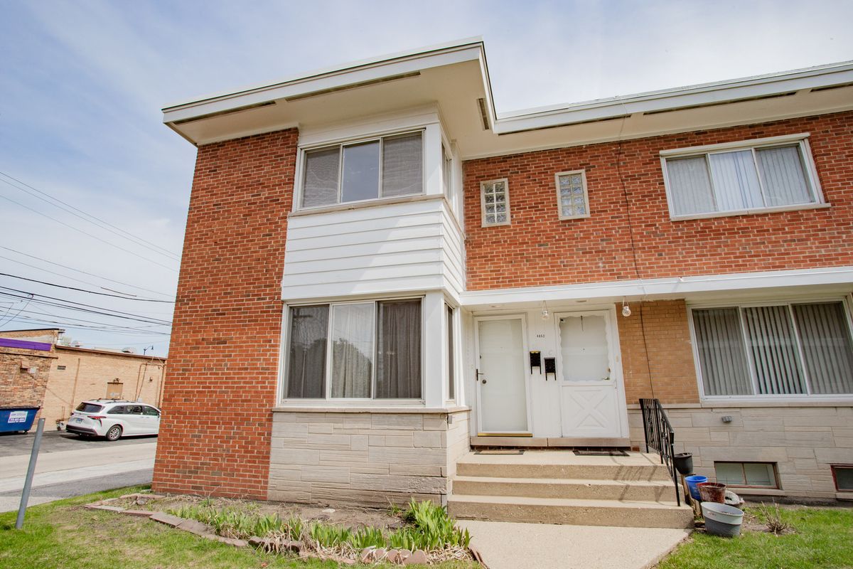 4852 Carol Street, Skokie, IL 60077