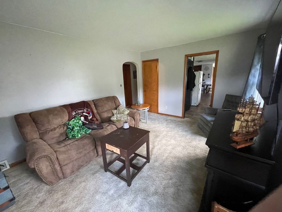 1176 N WEST Street, Galesburg, IL 61401