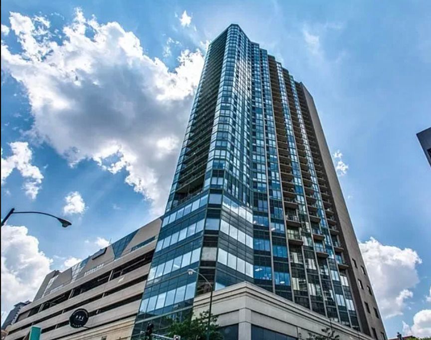 111 Maple Street, Chicago, IL 60610