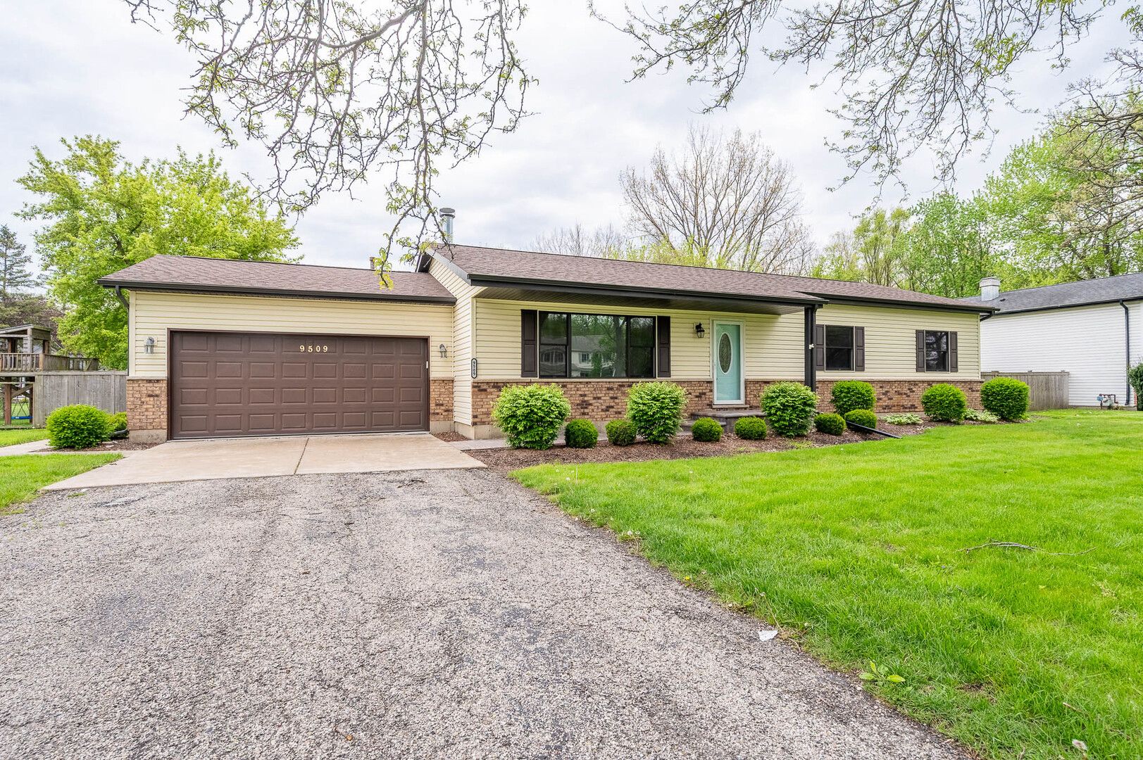 9509 Ballard Road — Crystal Lake, IL 60014