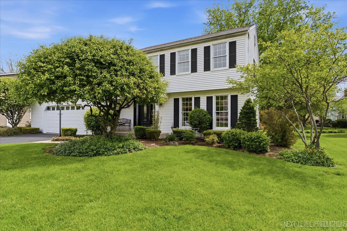 221 Wakefield Lane — Geneva, IL 60134