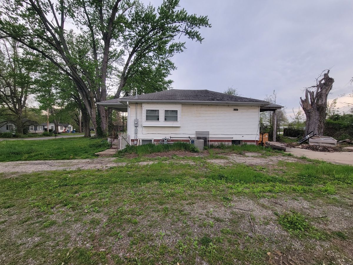 2313 Richards Lane, Springfield, IL 62702
