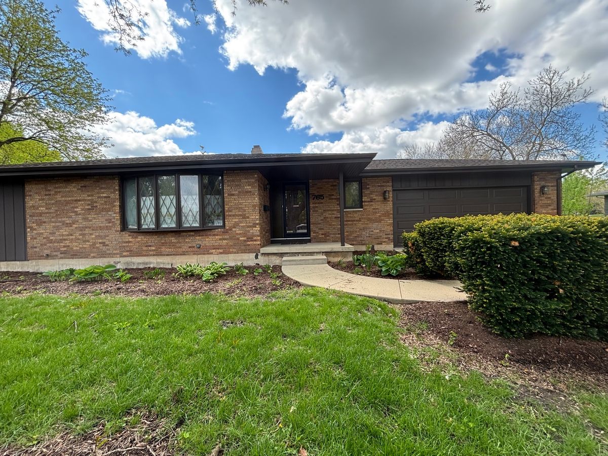 765 Algona Avenue, Elgin, IL 60120