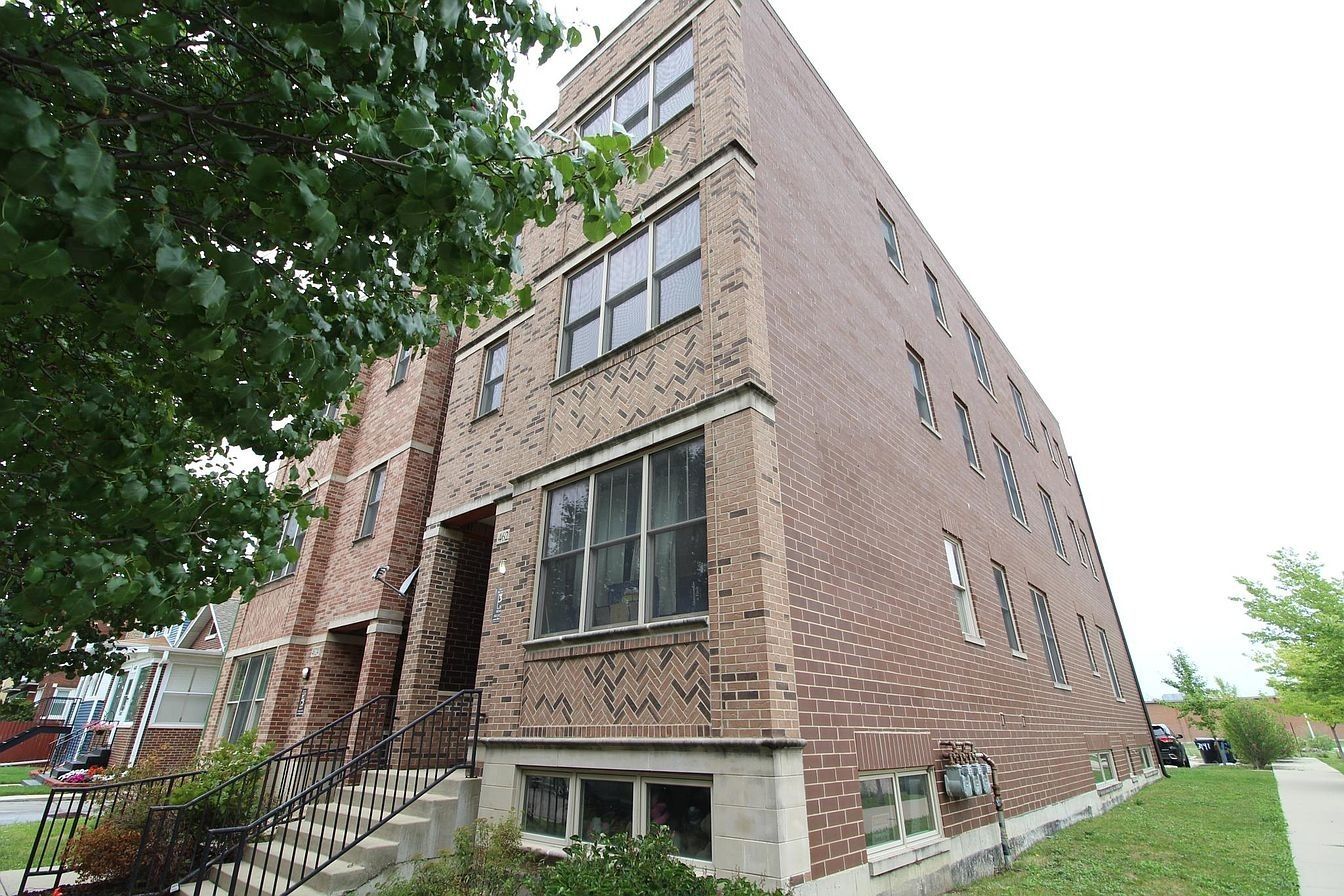 4622 W SCHUBERT Avenue #1 — Chicago, IL 60639