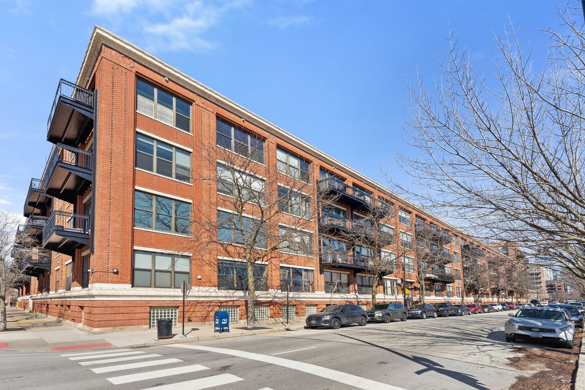 1040 Adams Street, Chicago, IL 60607