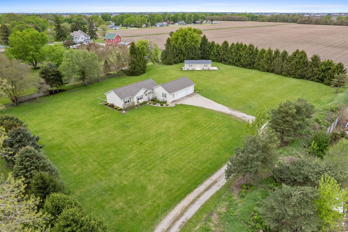 460 Railroad Avenue, Leland, IL 60531