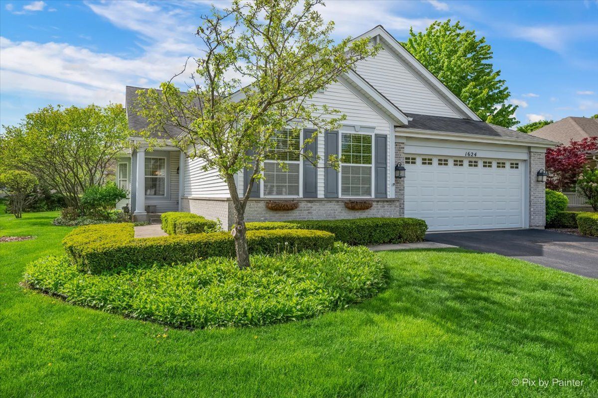 1624 Mansfield Drive — Aurora, IL 60502