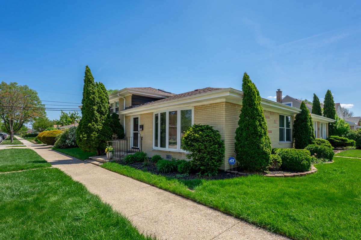 3873 Brummel Street, Skokie, IL 60076