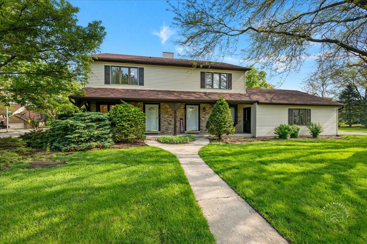 751 Monticello Drive, Naperville, IL 60563