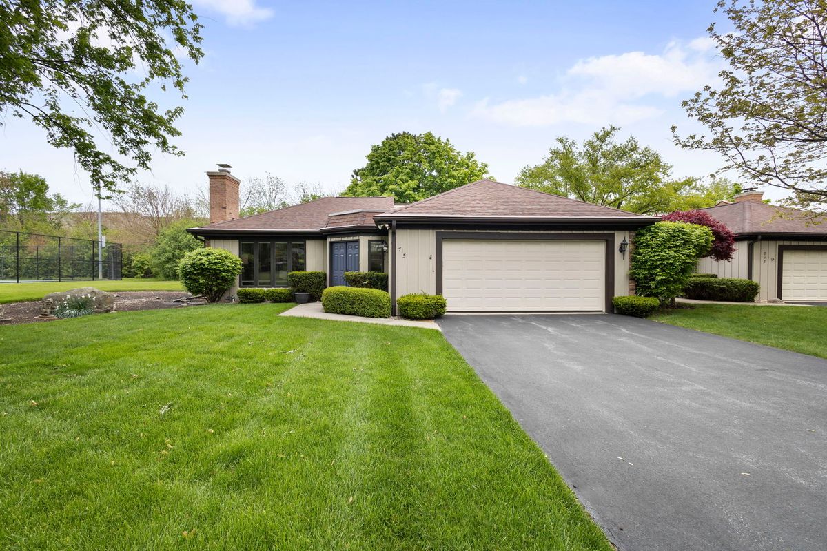 715 Tomlin Drive, Burr Ridge, IL 60527
