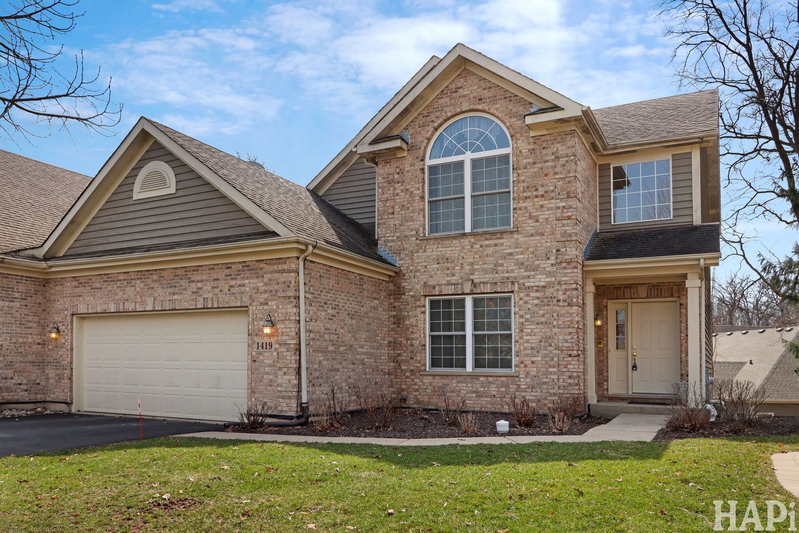 1419 White Oak Lane — Woodstock, IL 60098