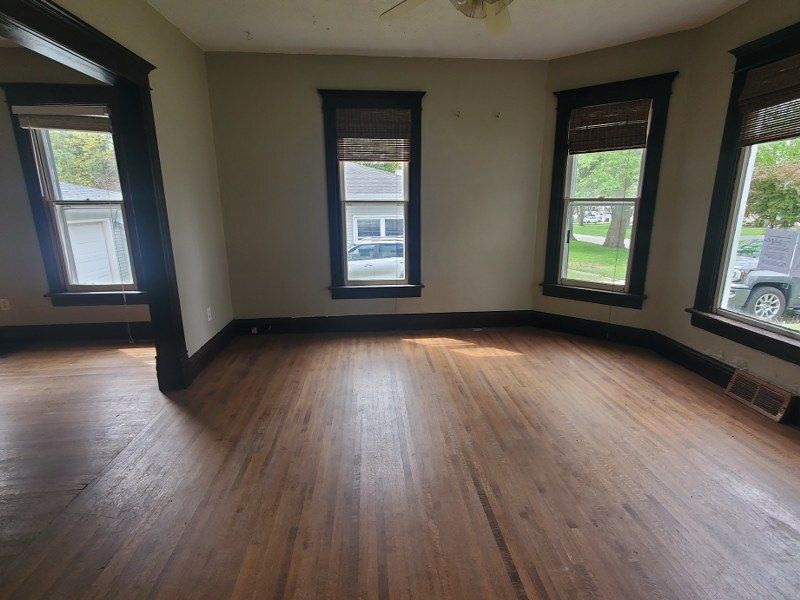 211 S West Street, Cambridge, IL 61238