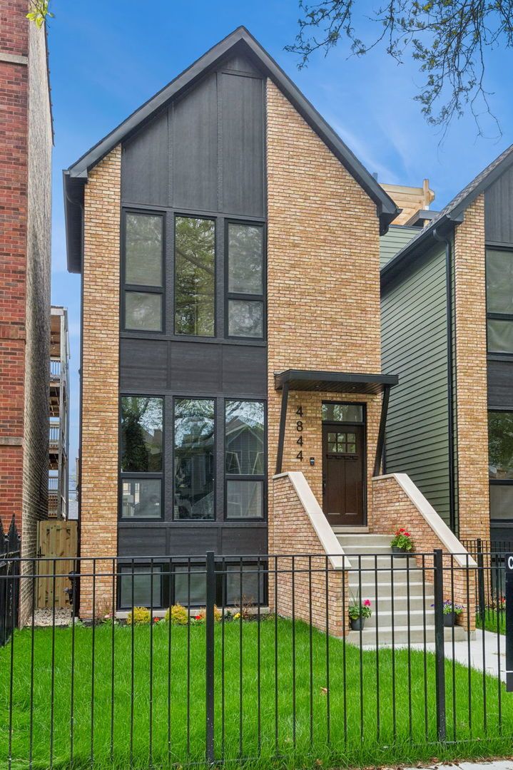 4846 Hermitage Avenue, Chicago, IL 60640