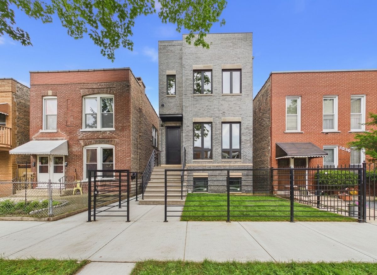 2638 Superior Street, Chicago, IL 60612