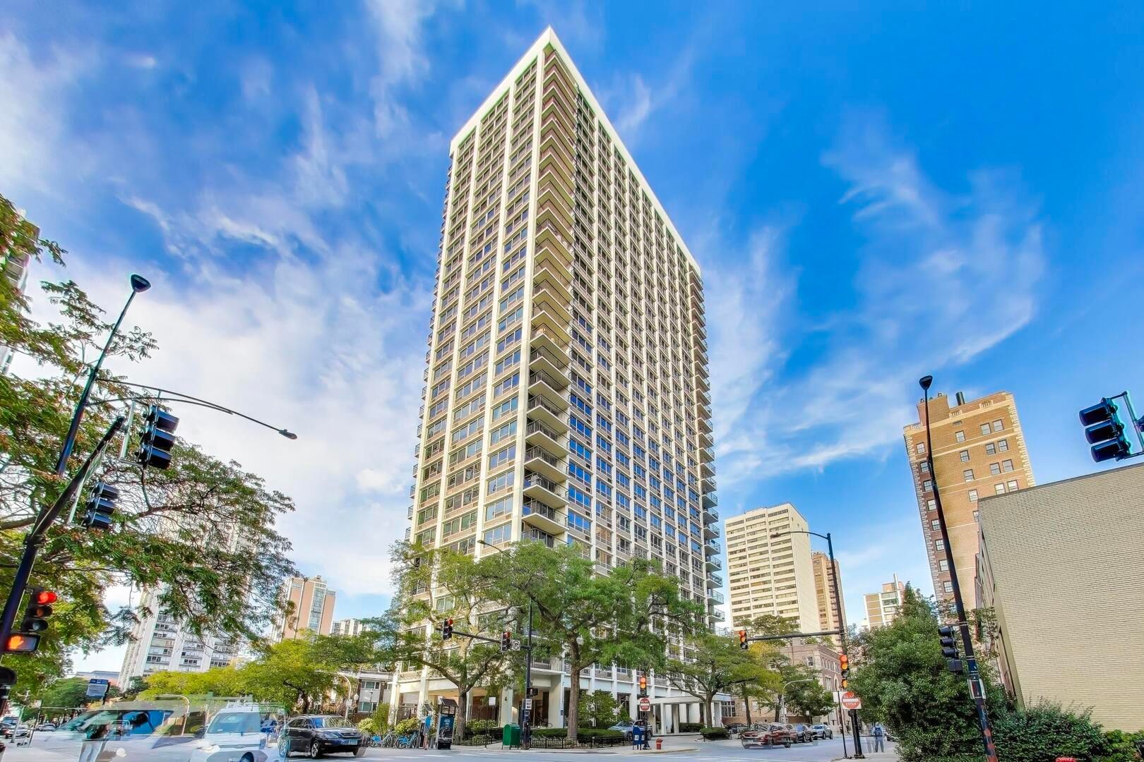 88 W Schiller Street #2903L — Chicago, IL 60610