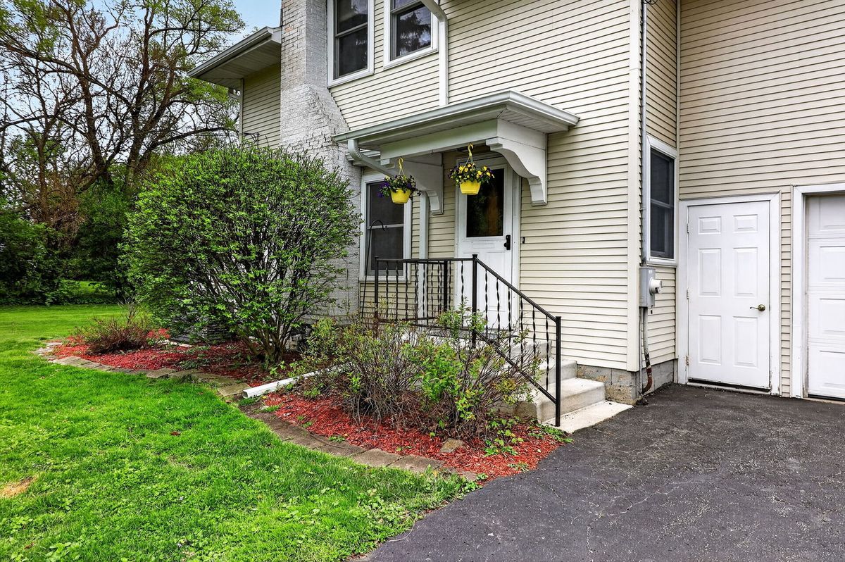 32W183 Glos Street, Wayne, IL 60184