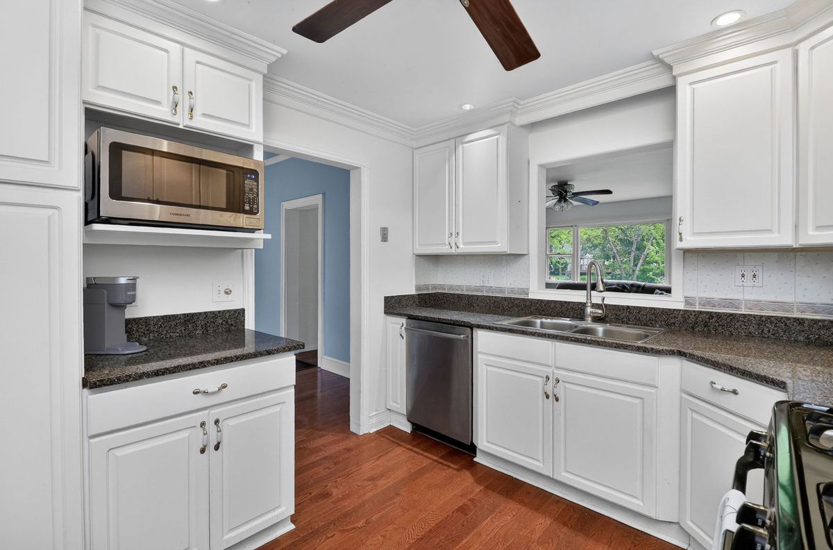 32W183 Glos Street, Wayne, IL 60184