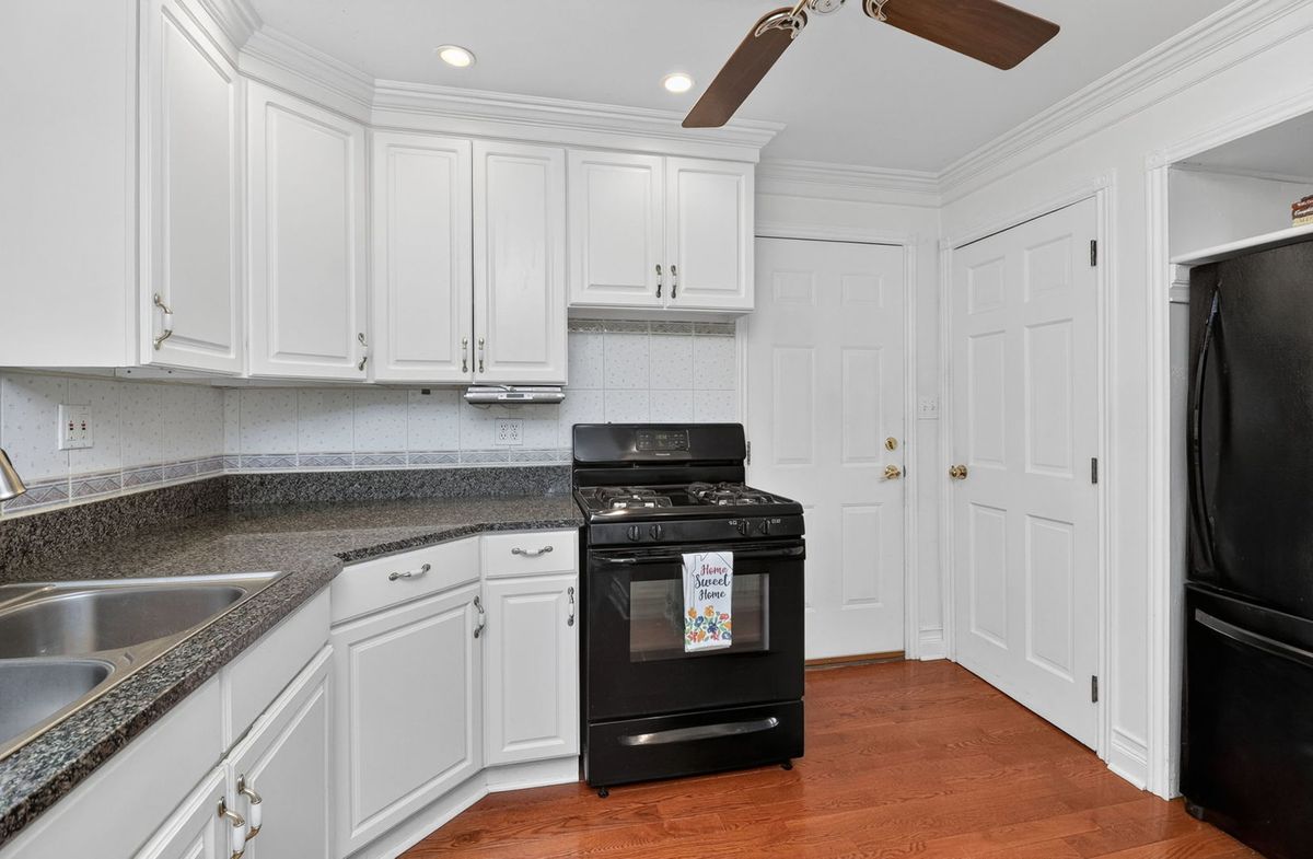 32W183 Glos Street, Wayne, IL 60184