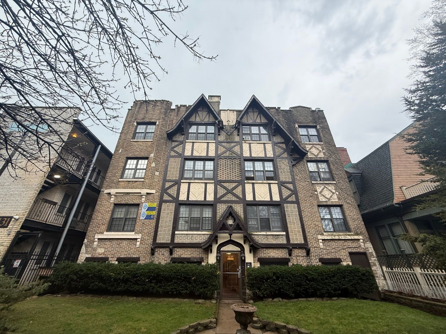 1135 W Lunt Avenue #209 — Chicago, IL 60626
