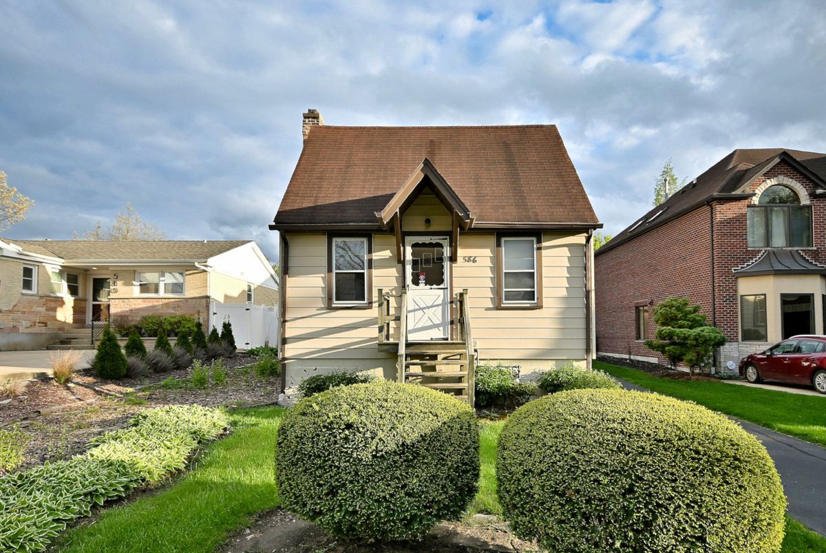 586 Armitage Avenue, Elmhurst, IL 60126