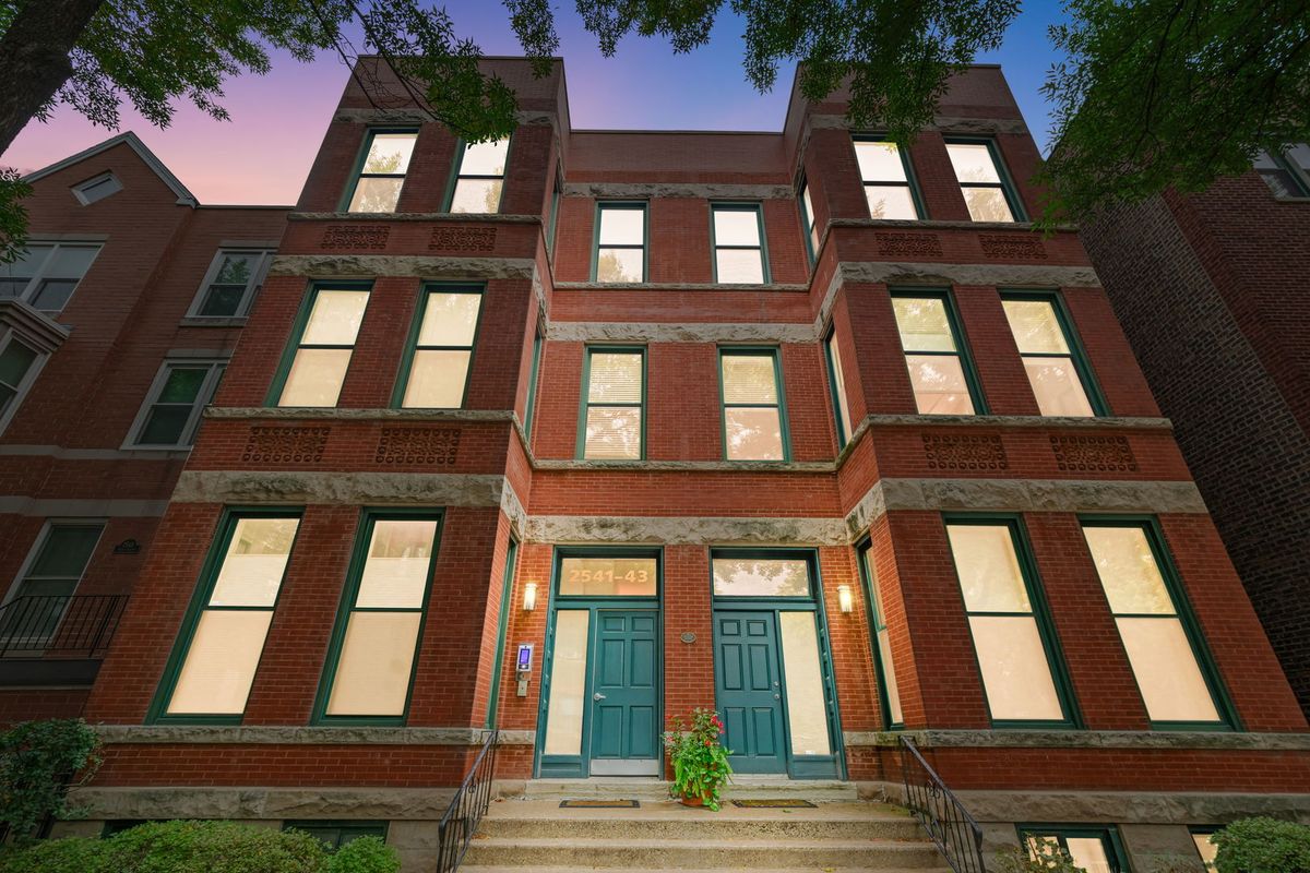 2541 Racine Avenue, Chicago, IL 60614