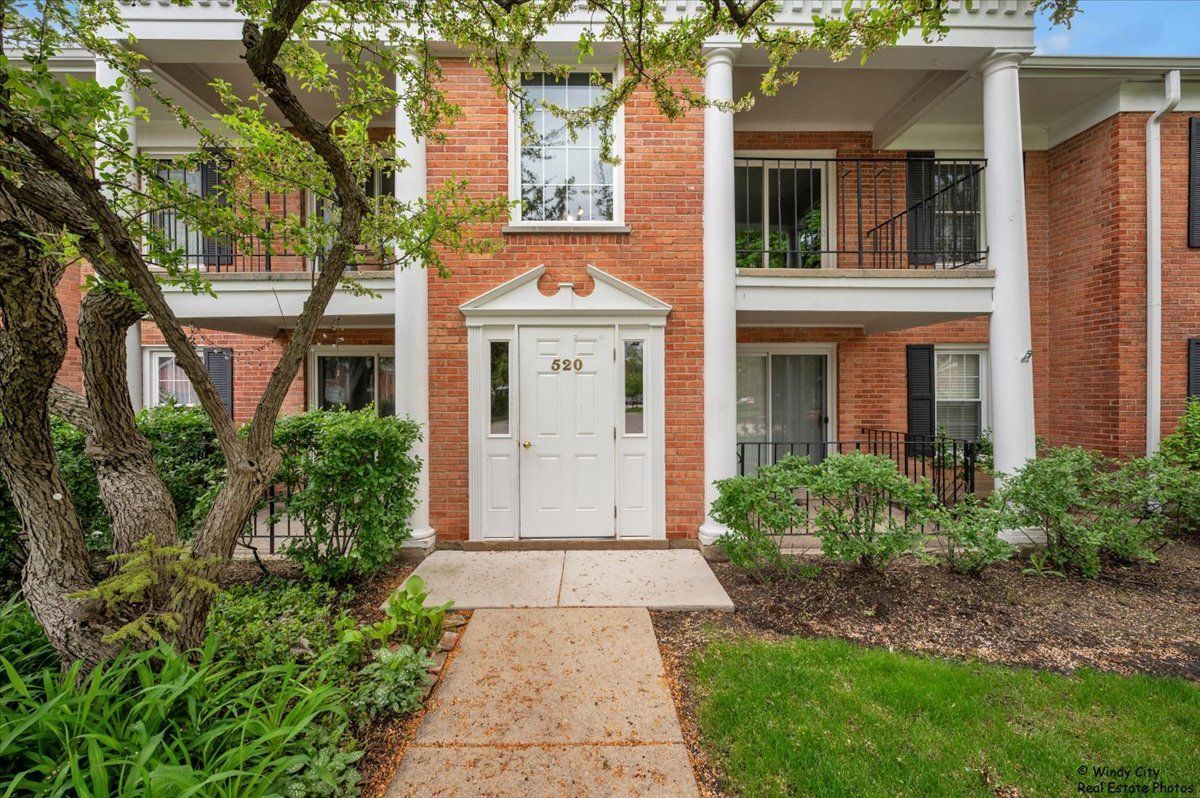 520 Shorely Drive, Barrington, IL 60010