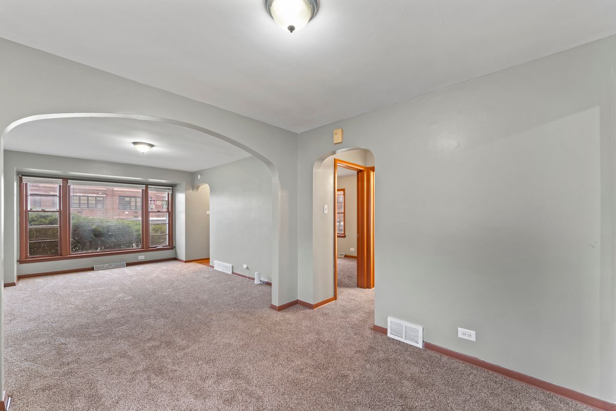 13904 S Tracy Avenue, Riverdale, IL 60827