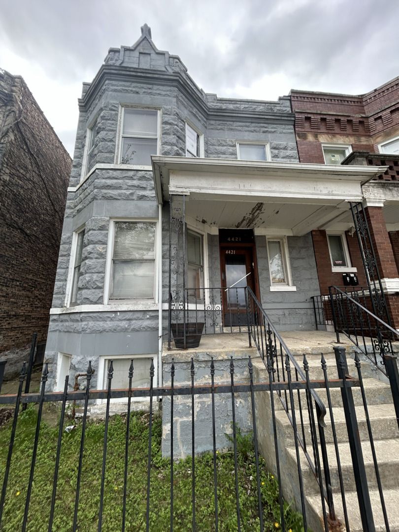 4421 Adams Street, Chicago, IL 60624