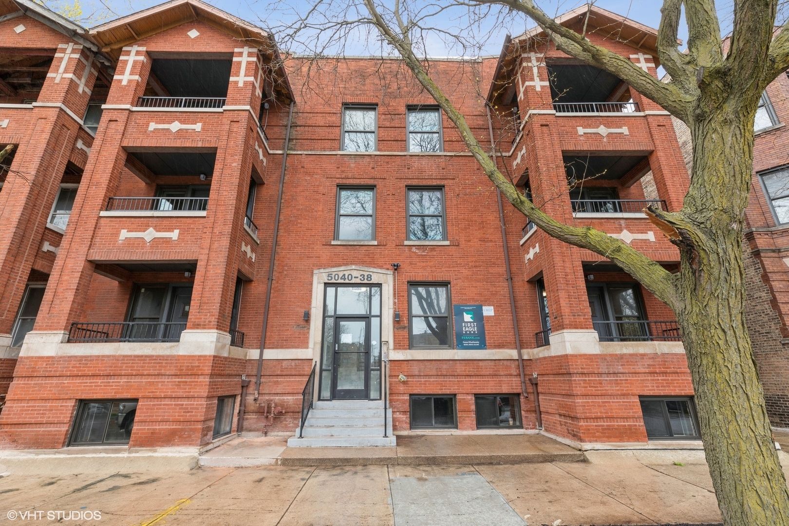 5038 S Saint Lawrence Avenue #1N — Chicago, IL 60615