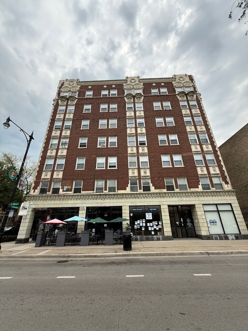 6930 Greenview Avenue, Chicago, IL 60626