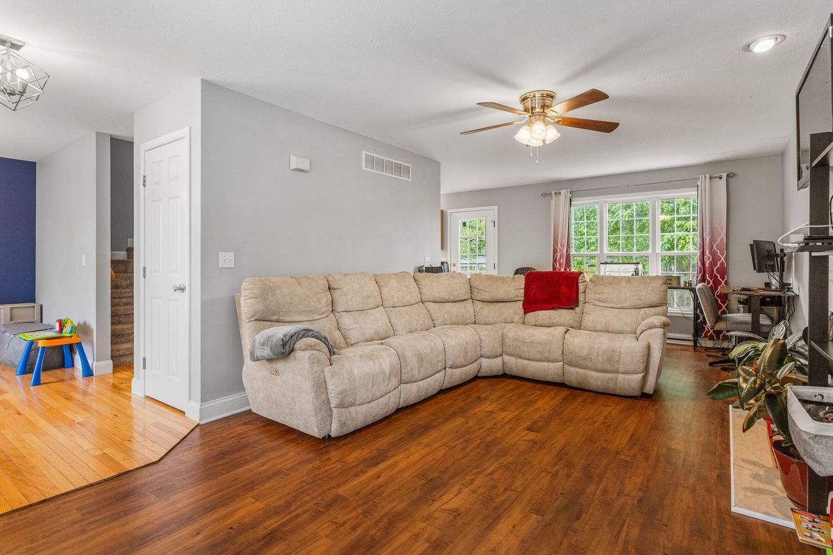 301 Windstone Drive, Tolono, IL 61880