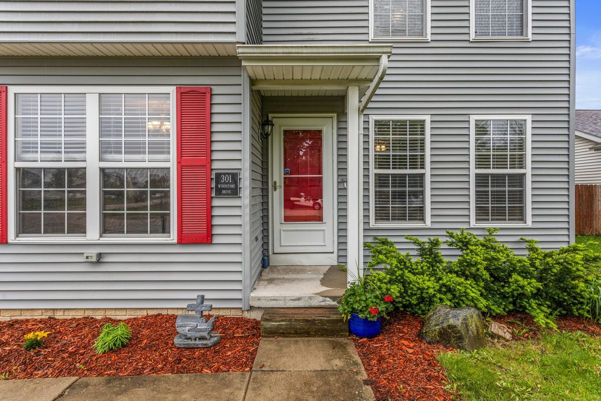 301 Windstone Drive, Tolono, IL 61880