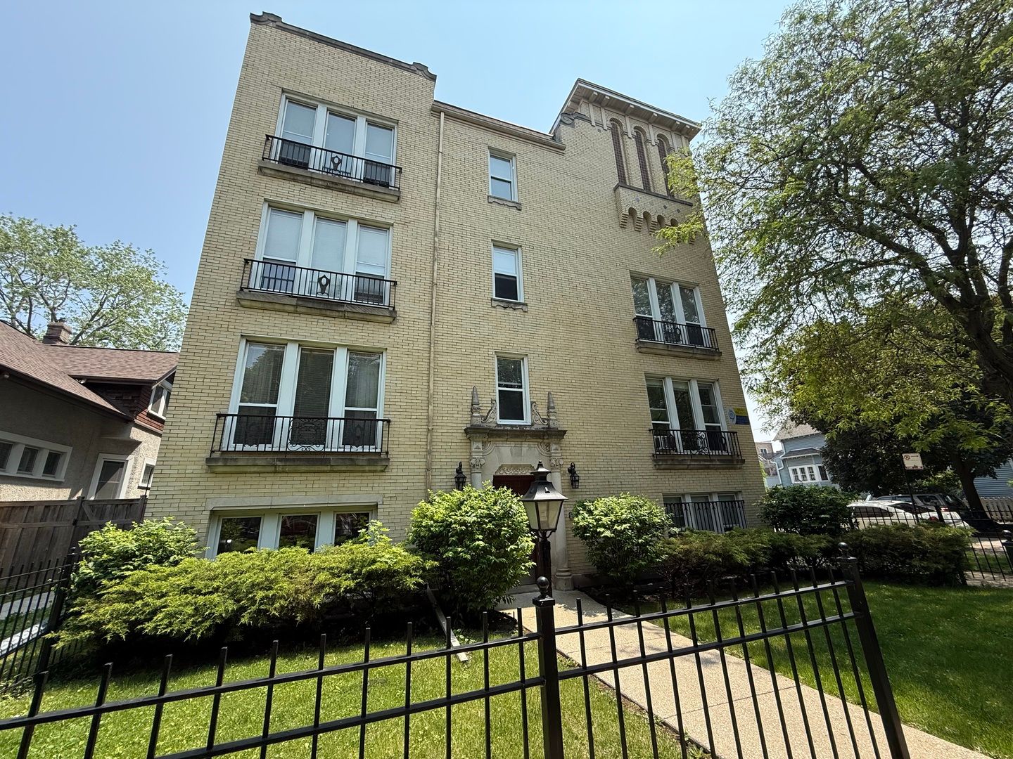 4901 N Christiana Avenue #31 — Chicago, IL 60625