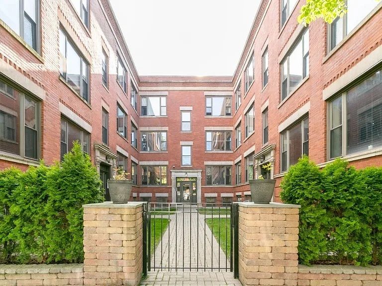4138 Kenmore Avenue, Chicago, IL 60613