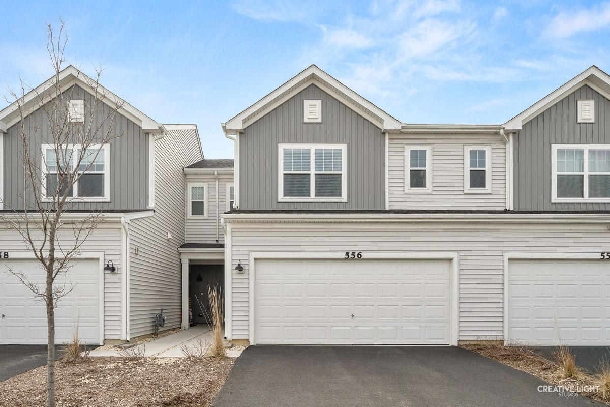 556 Comstock Road, South Elgin, IL 60177