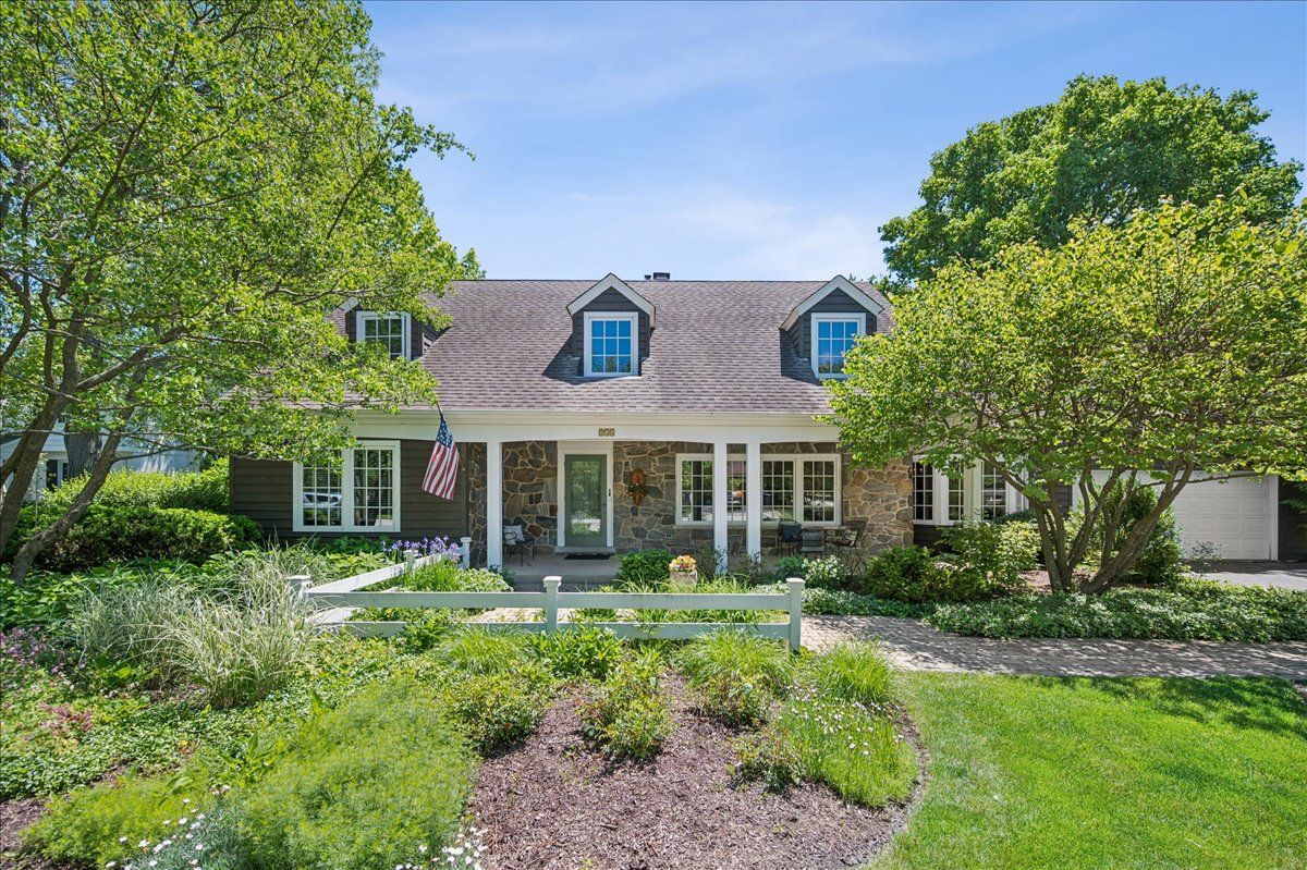 253 Summerfield Road — Northbrook, IL 60062