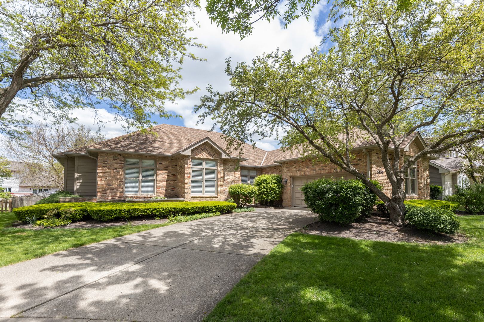 1437 Ambleside Circle — Naperville, IL 60540