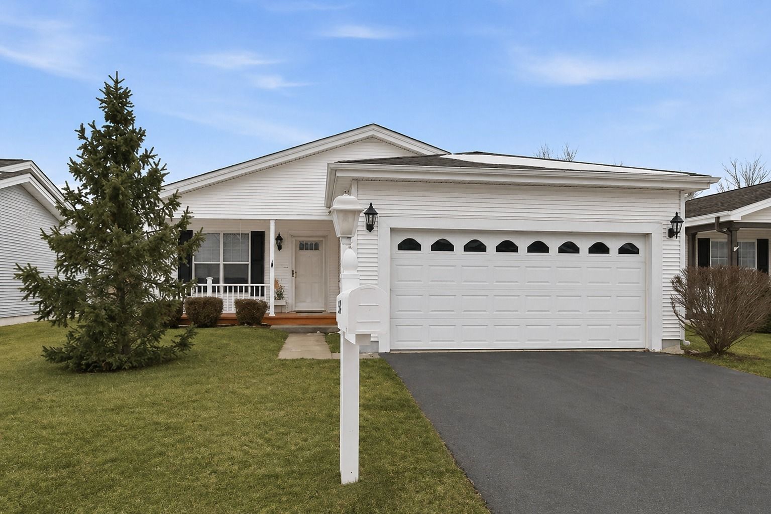 54 Rocking Horse Lane — Grayslake, IL 60030