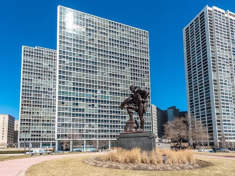330 Diversey Parkway, Chicago, IL 60657