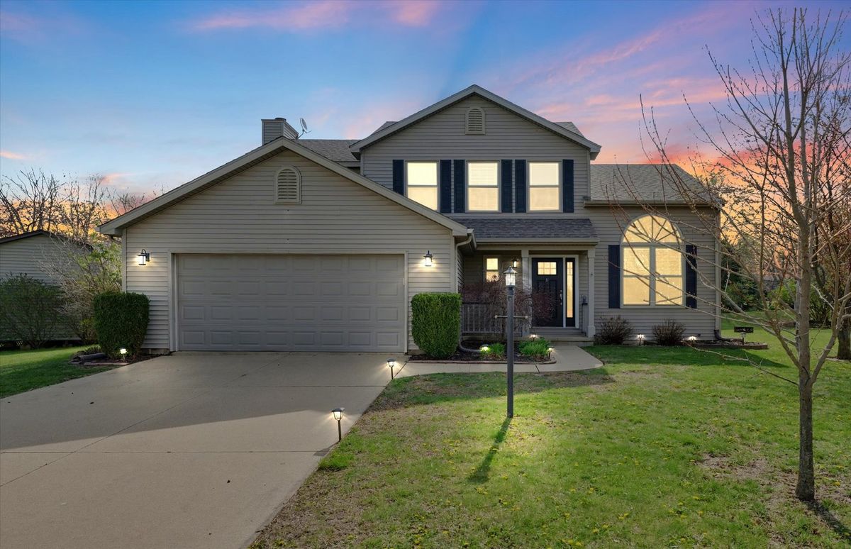 202 Spruce Drive, Mahomet, IL 61853