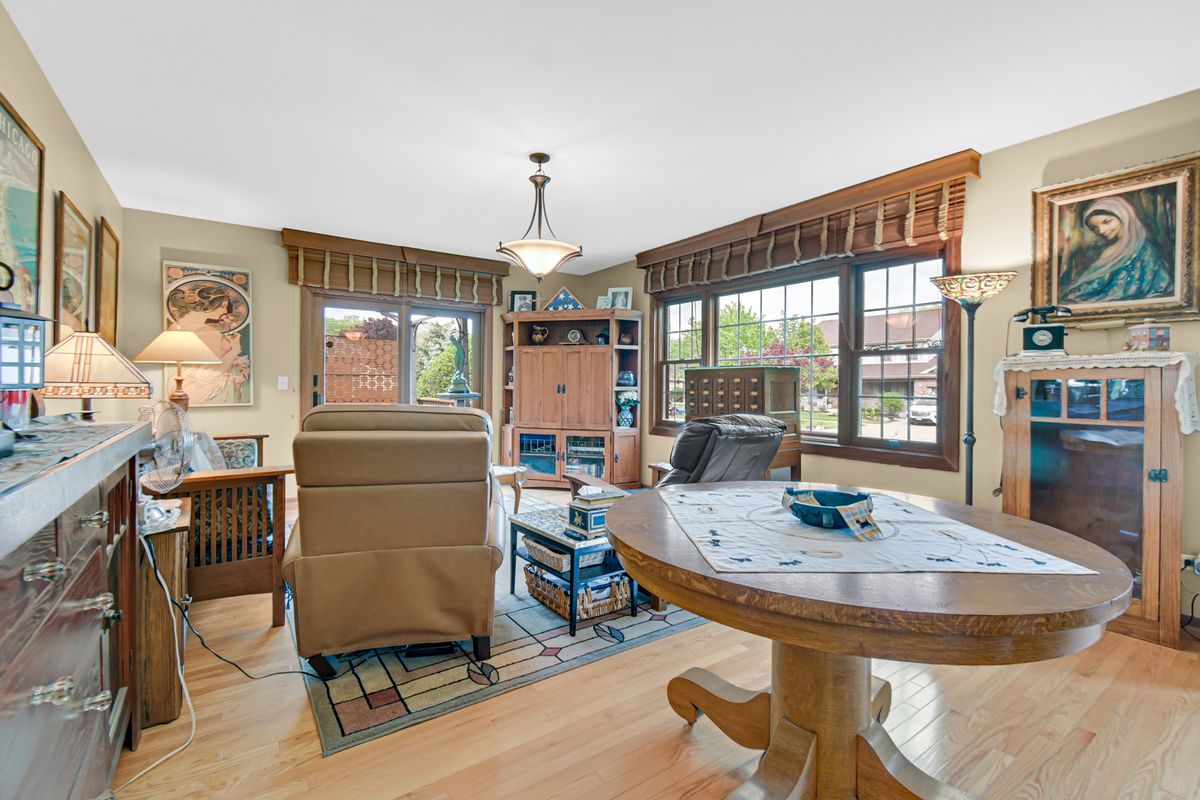 9324 S 79th Avenue #9324, Hickory Hills, IL 60457