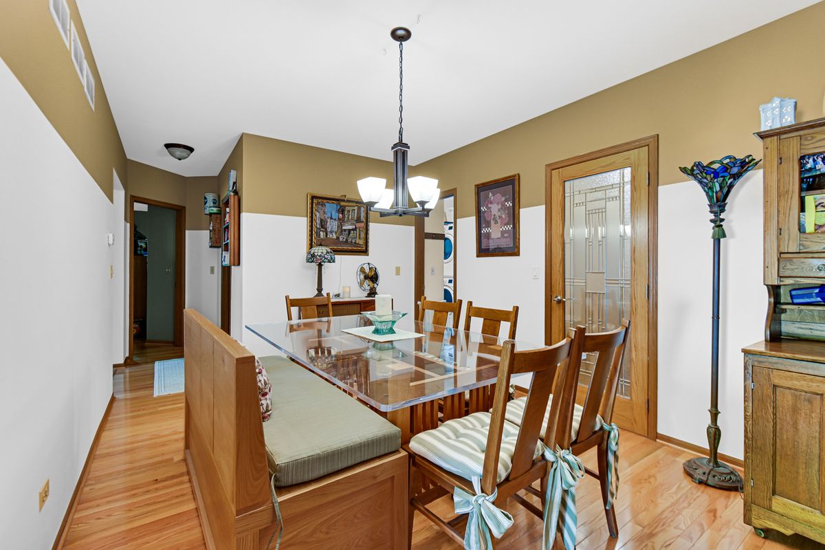 9324 S 79th Avenue #9324, Hickory Hills, IL 60457